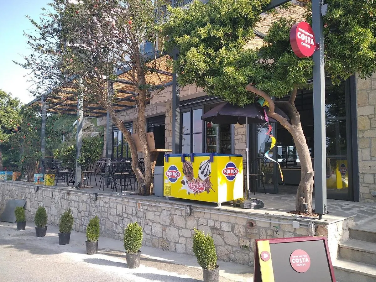 Arellis Aparthotel Afytos