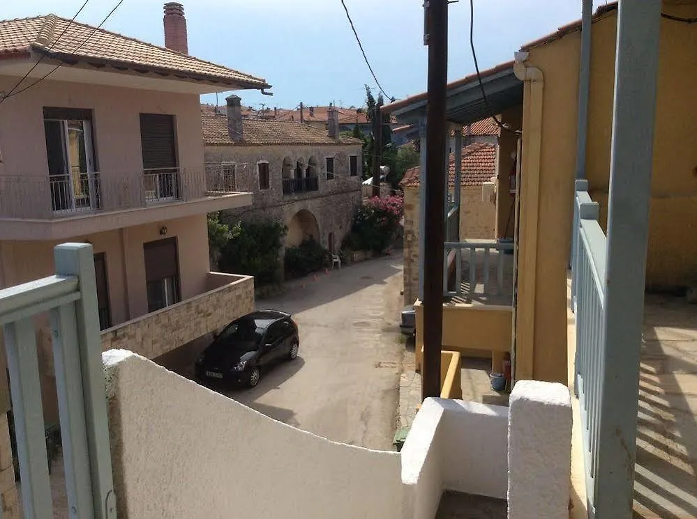 Arellis Aparthotel Afytos 0*,